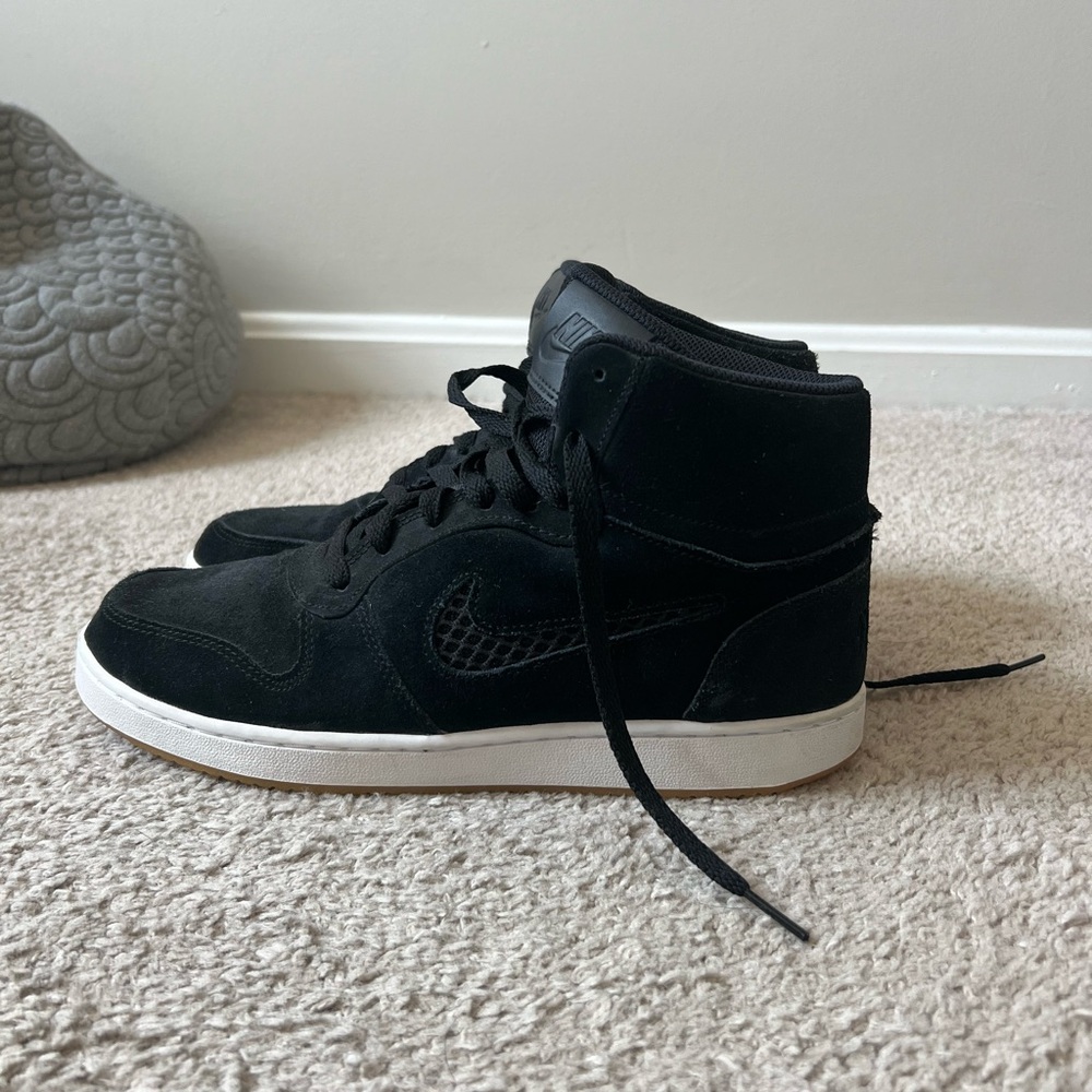 Nike Womens Ebernon Mid Size 10